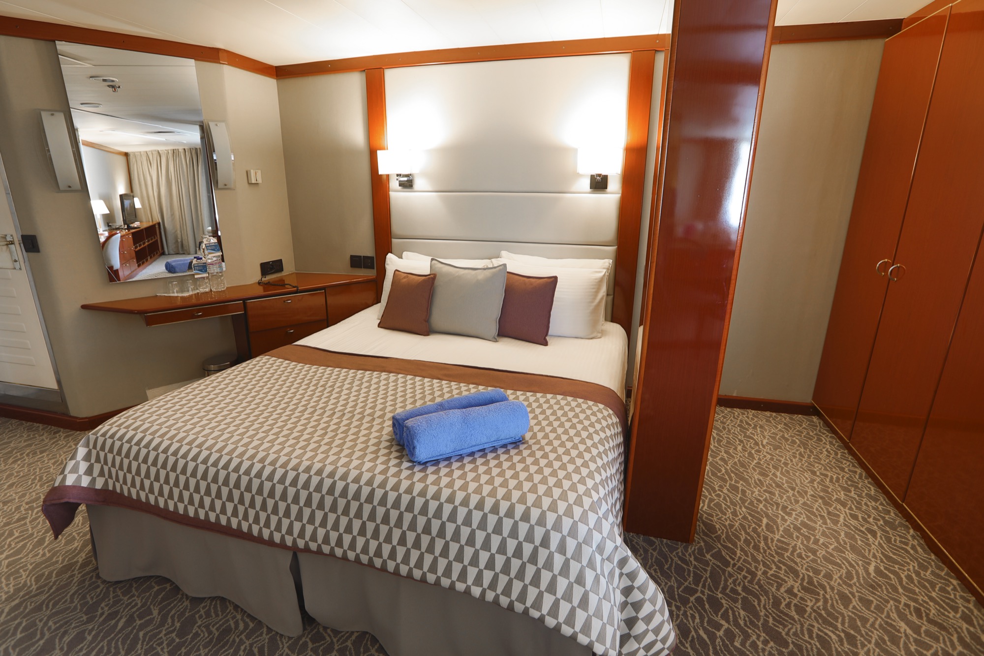 Celestyal Crystal Accommodation Standard Suite 6.jpg
